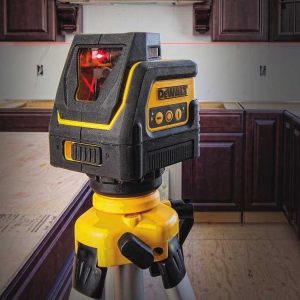تراز ليزری دیوالت مدل DW0811